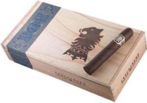 Liga Undercrown Gordito cigars made in Nicaragua. Box of 25. Free shipping!