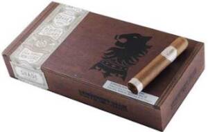 Undercrown Shade Robusto cigars made in Nicaragua. Box of 25. Free shipping!