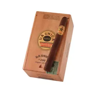 La Unica No. 200 Maduro cigars made in Dominican Republic. Box of 20. Free shipping!
